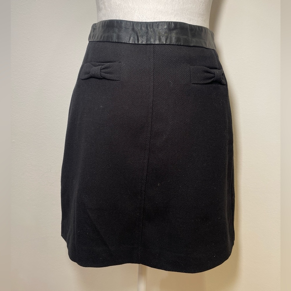 Black structured pencil work skirt